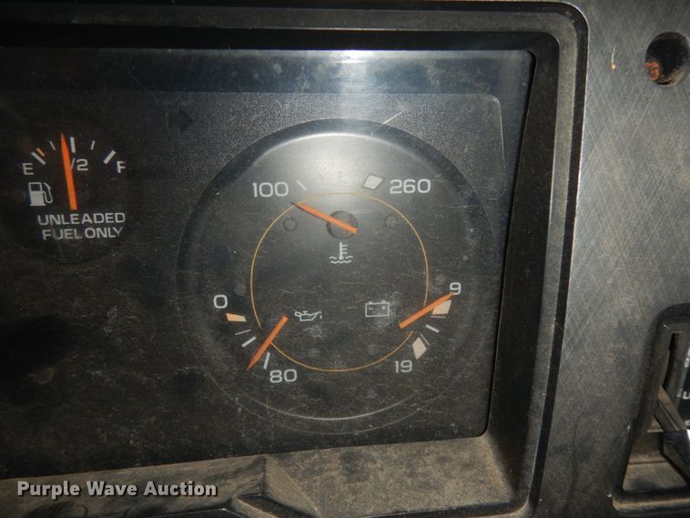 image for item DM2861 1995 GMC Vandura 3500  shuttle bus