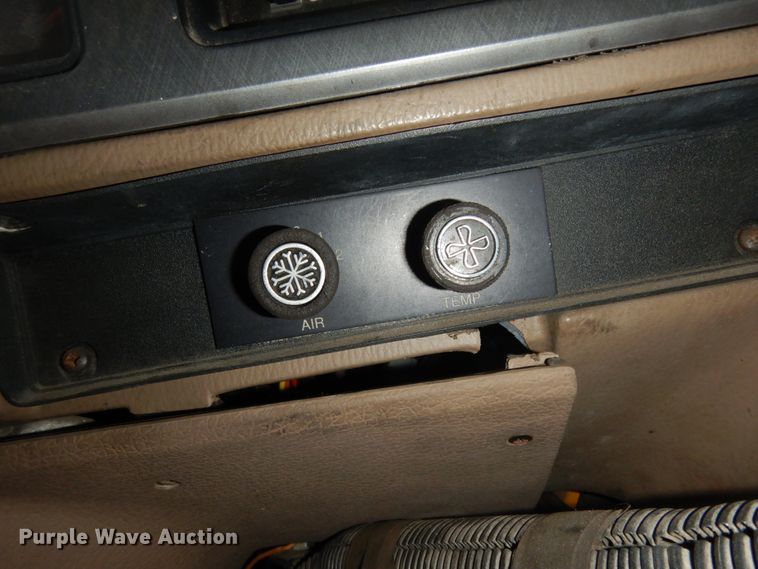 image for item DM2861 1995 GMC Vandura 3500  shuttle bus