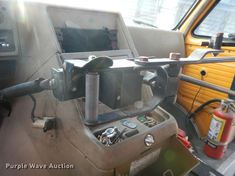 image for item DM2861 1995 GMC Vandura 3500  shuttle bus