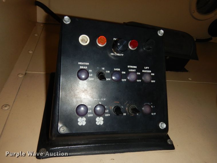 image for item DM2861 1995 GMC Vandura 3500  shuttle bus