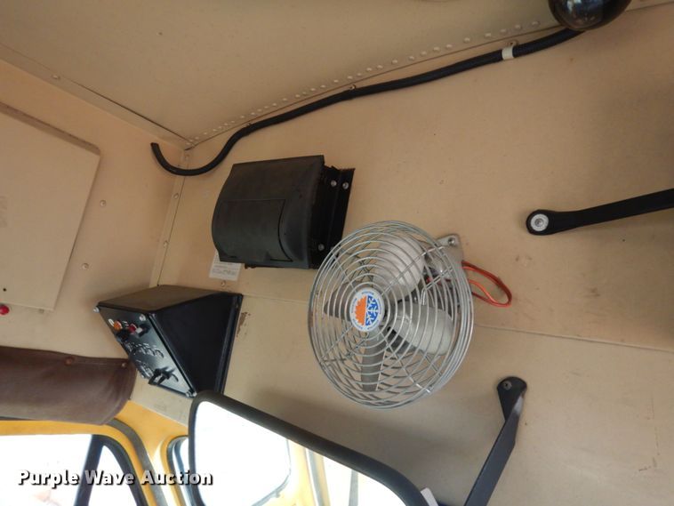 image for item DM2861 1995 GMC Vandura 3500  shuttle bus