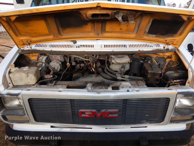 image for item DM2861 1995 GMC Vandura 3500  shuttle bus