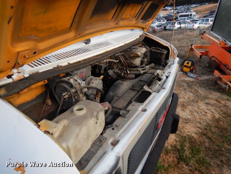 image for item DM2861 1995 GMC Vandura 3500  shuttle bus