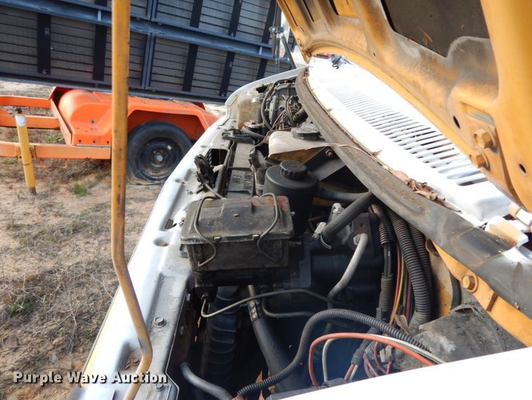 image for item DM2861 1995 GMC Vandura 3500  shuttle bus