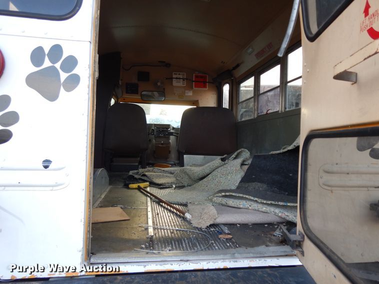 image for item DM2861 1995 GMC Vandura 3500  shuttle bus