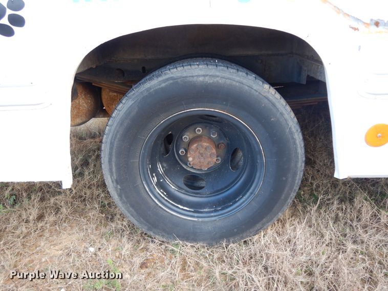 image for item DM2861 1995 GMC Vandura 3500  shuttle bus