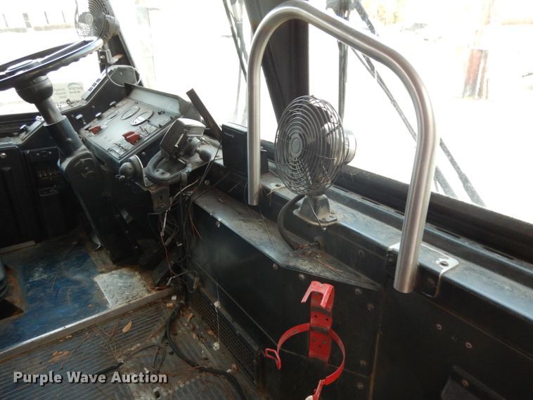 image for item DM2863 2002 Gillig C20B096N4  coach bus