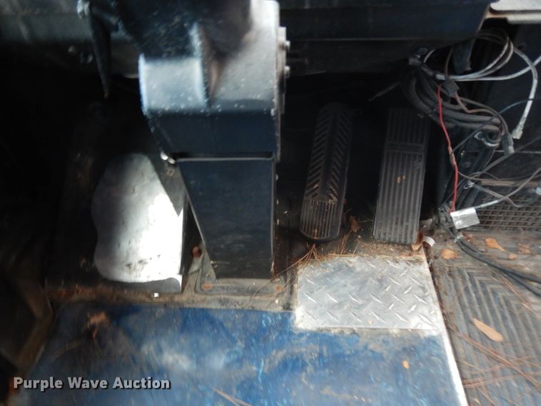 image for item DM2863 2002 Gillig C20B096N4  coach bus