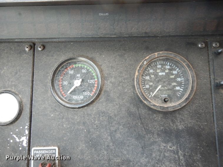 image for item DM2863 2002 Gillig C20B096N4  coach bus