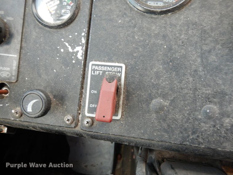 image for item DM2863 2002 Gillig C20B096N4  coach bus