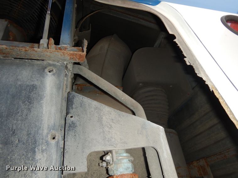 image for item DM2863 2002 Gillig C20B096N4  coach bus