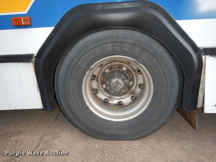 image for item DM2863 2002 Gillig C20B096N4  coach bus