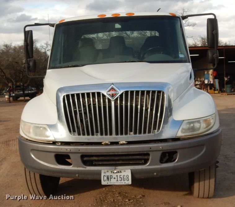 image for item DM2864 2007 International 4300  utility / service truck