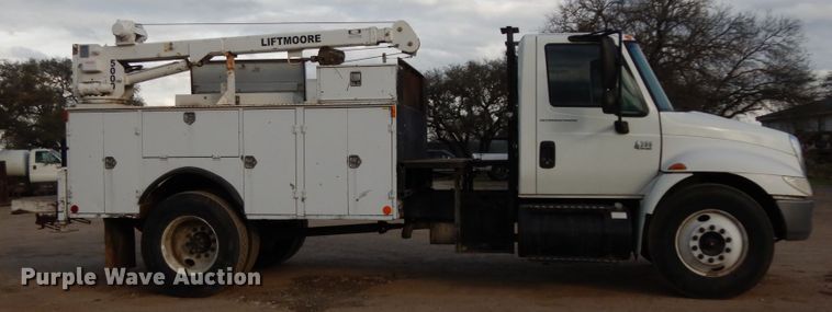 image for item DM2864 2007 International 4300  utility / service truck