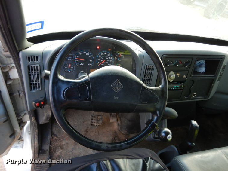 image for item DM2864 2007 International 4300  utility / service truck