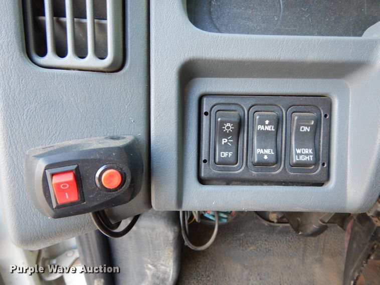 image for item DM2864 2007 International 4300  utility / service truck