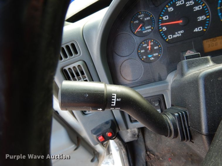 image for item DM2864 2007 International 4300  utility / service truck