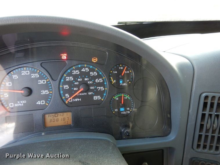 image for item DM2864 2007 International 4300  utility / service truck