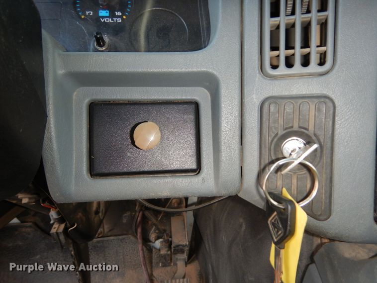 image for item DM2864 2007 International 4300  utility / service truck