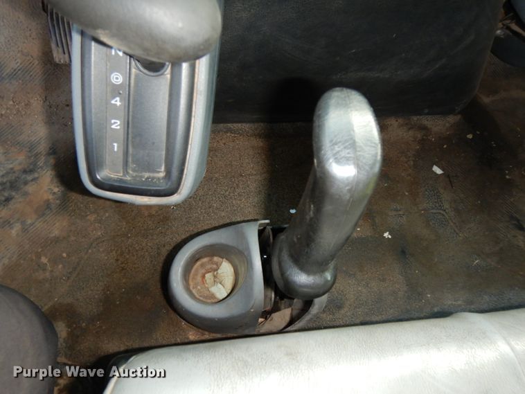 image for item DM2864 2007 International 4300  utility / service truck