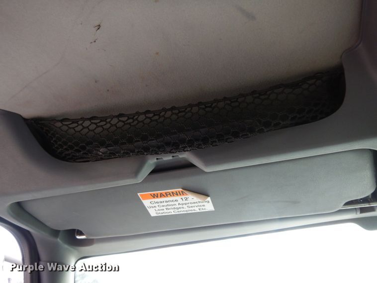 image for item DM2864 2007 International 4300  utility / service truck