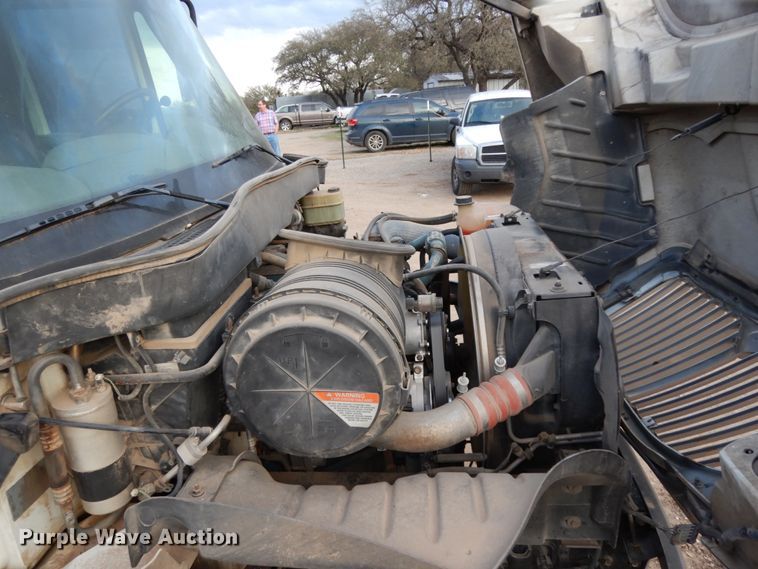 image for item DM2864 2007 International 4300  utility / service truck