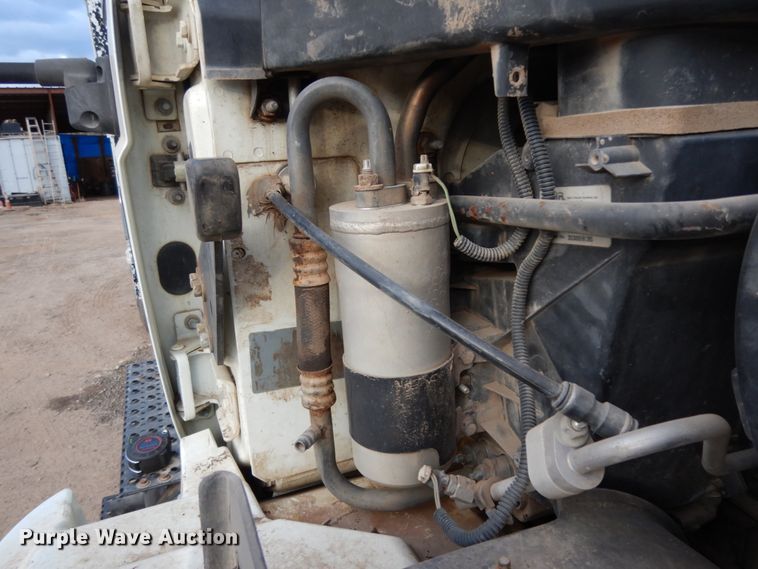 image for item DM2864 2007 International 4300  utility / service truck