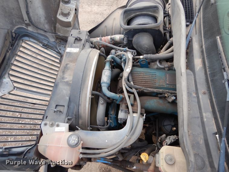 image for item DM2864 2007 International 4300  utility / service truck