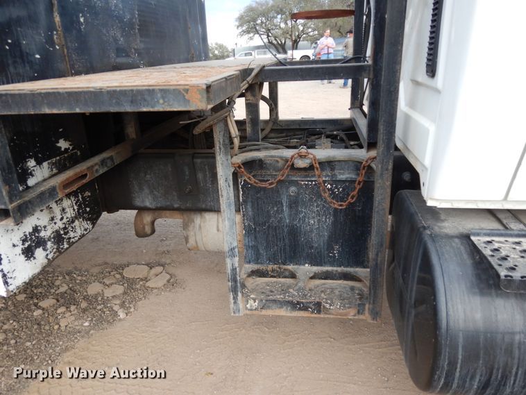 image for item DM2864 2007 International 4300  utility / service truck