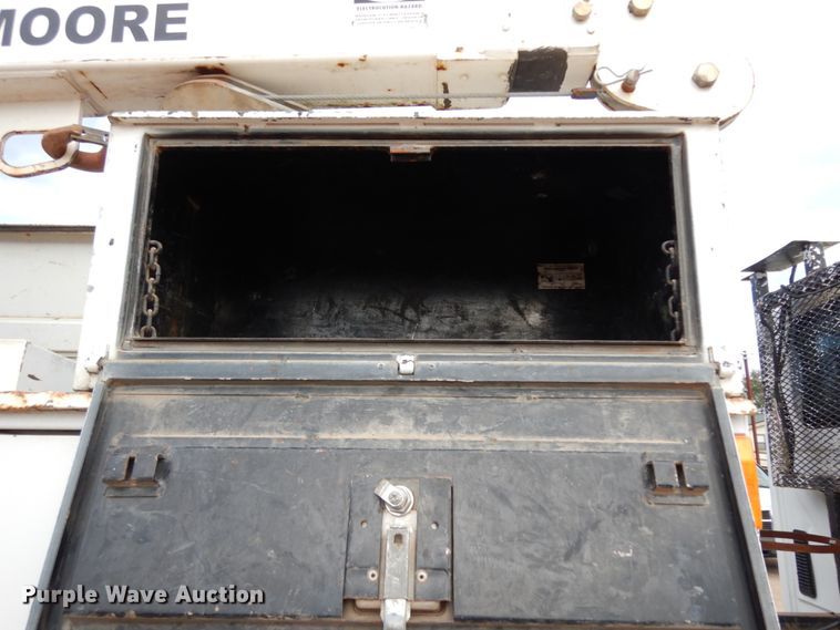 image for item DM2864 2007 International 4300  utility / service truck