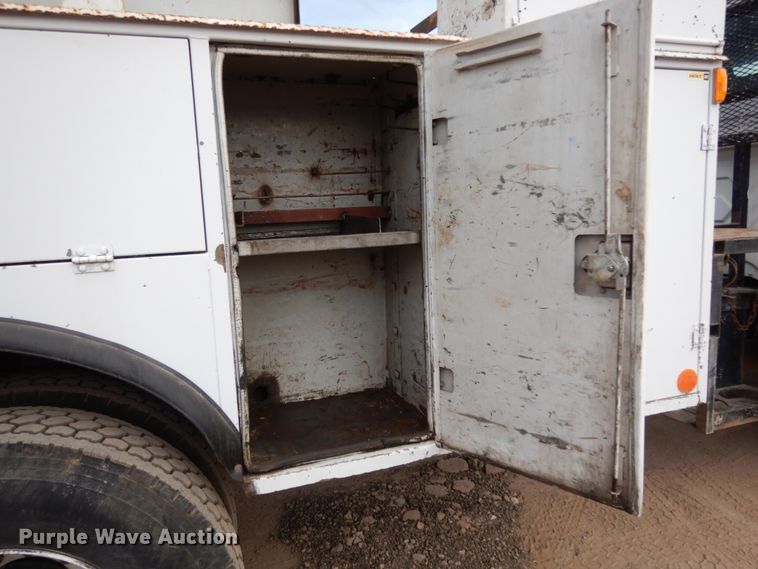 image for item DM2864 2007 International 4300  utility / service truck