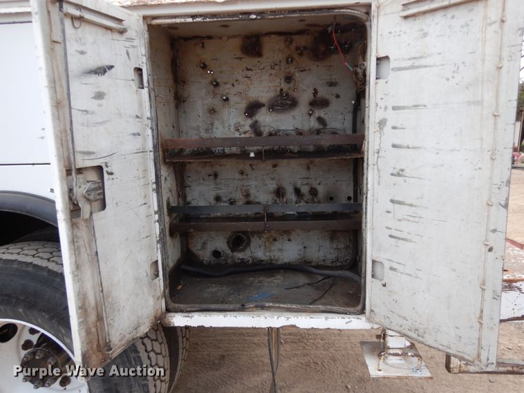 image for item DM2864 2007 International 4300  utility / service truck