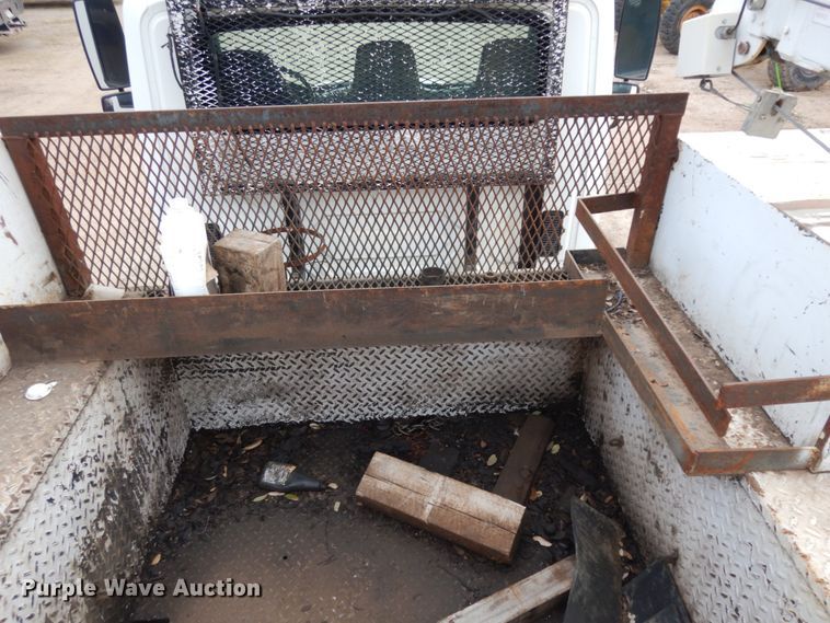 image for item DM2864 2007 International 4300  utility / service truck