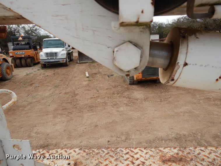 image for item DM2864 2007 International 4300  utility / service truck