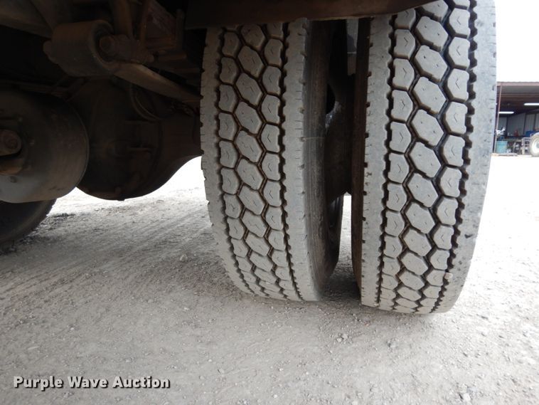 image for item DM2864 2007 International 4300  utility / service truck