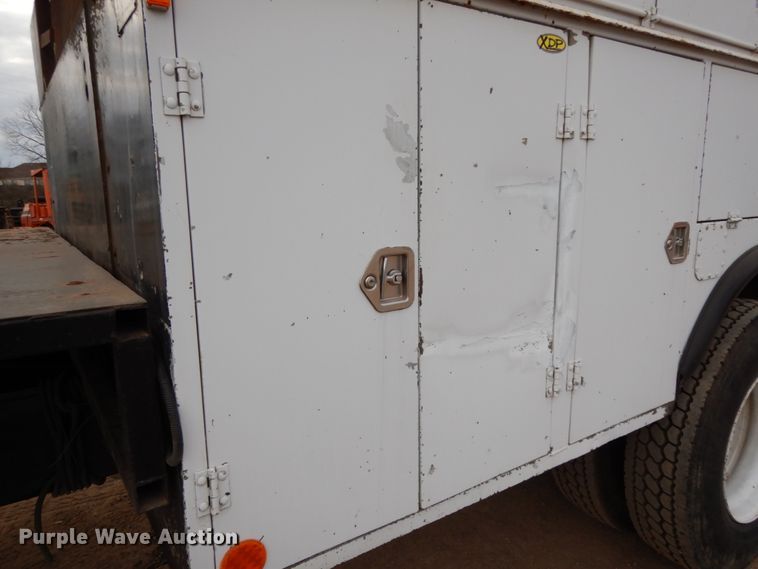 image for item DM2864 2007 International 4300  utility / service truck