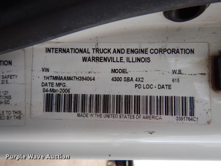 image for item DM2864 2007 International 4300  utility / service truck
