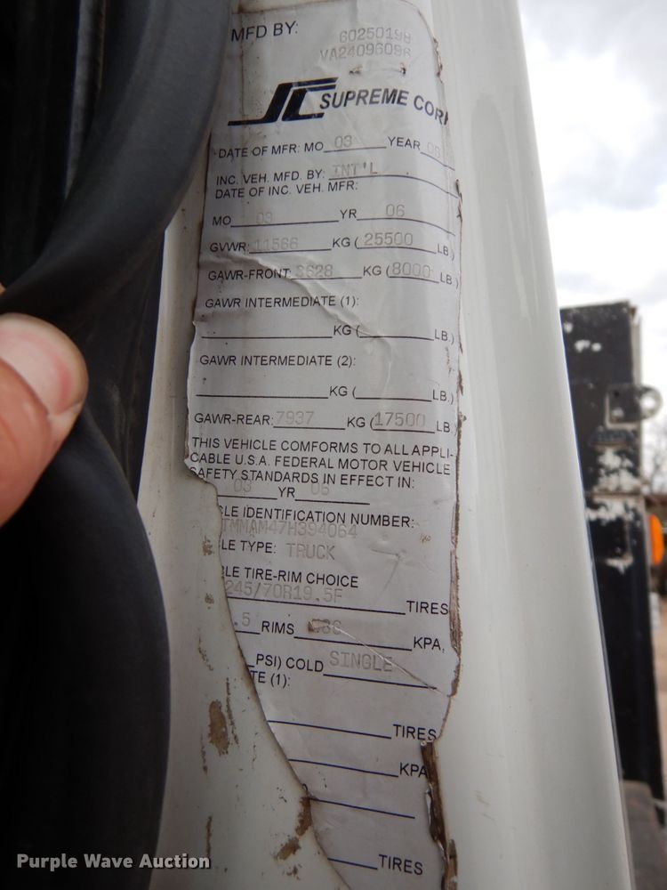 image for item DM2864 2007 International 4300  utility / service truck