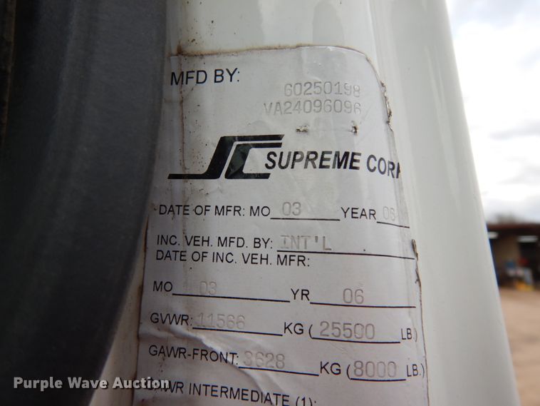 image for item DM2864 2007 International 4300  utility / service truck