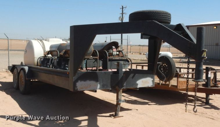 image for item DM2865 2011 Gooseneck 1120640B7B1 utility trailer with pressure washing system