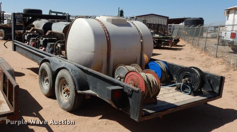 image for item DM2865 2011 Gooseneck 1120640B7B1 utility trailer with pressure washing system