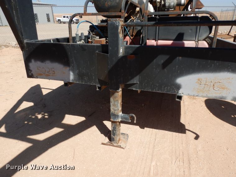 image for item DM2865 2011 Gooseneck 1120640B7B1 utility trailer with pressure washing system