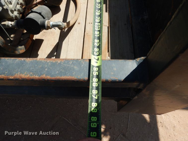 image for item DM2865 2011 Gooseneck 1120640B7B1 utility trailer with pressure washing system