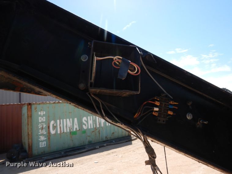 image for item DM2865 2011 Gooseneck 1120640B7B1 utility trailer with pressure washing system