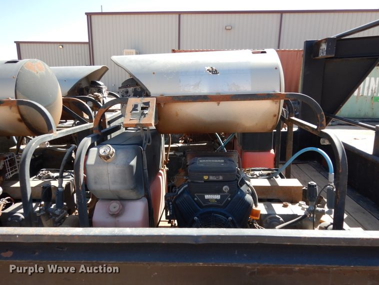 image for item DM2865 2011 Gooseneck 1120640B7B1 utility trailer with pressure washing system