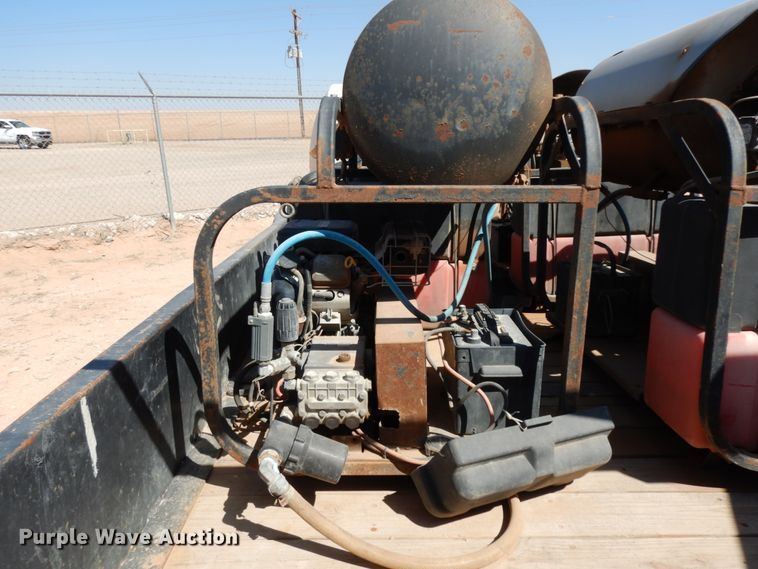 image for item DM2865 2011 Gooseneck 1120640B7B1 utility trailer with pressure washing system