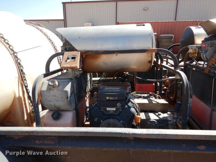 image for item DM2865 2011 Gooseneck 1120640B7B1 utility trailer with pressure washing system