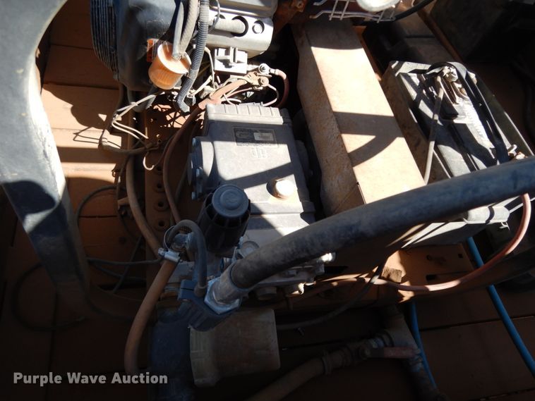 image for item DM2865 2011 Gooseneck 1120640B7B1 utility trailer with pressure washing system