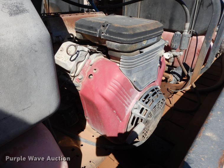 image for item DM2865 2011 Gooseneck 1120640B7B1 utility trailer with pressure washing system