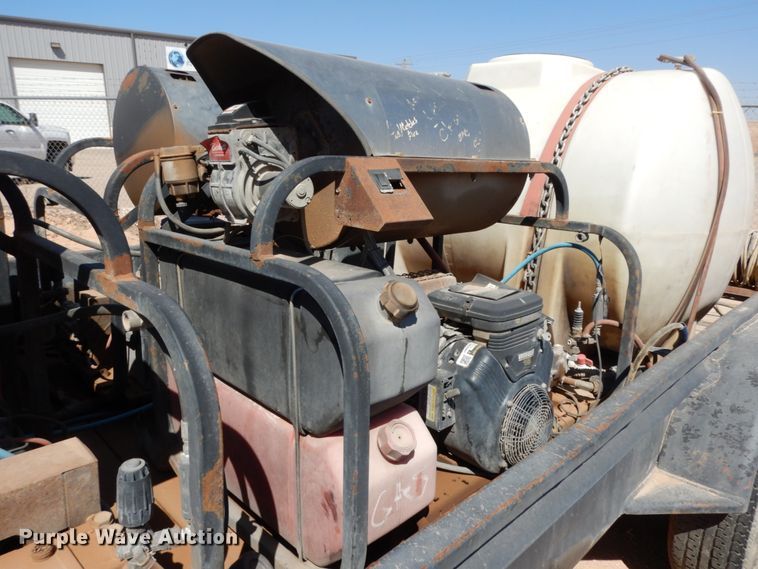 image for item DM2865 2011 Gooseneck 1120640B7B1 utility trailer with pressure washing system